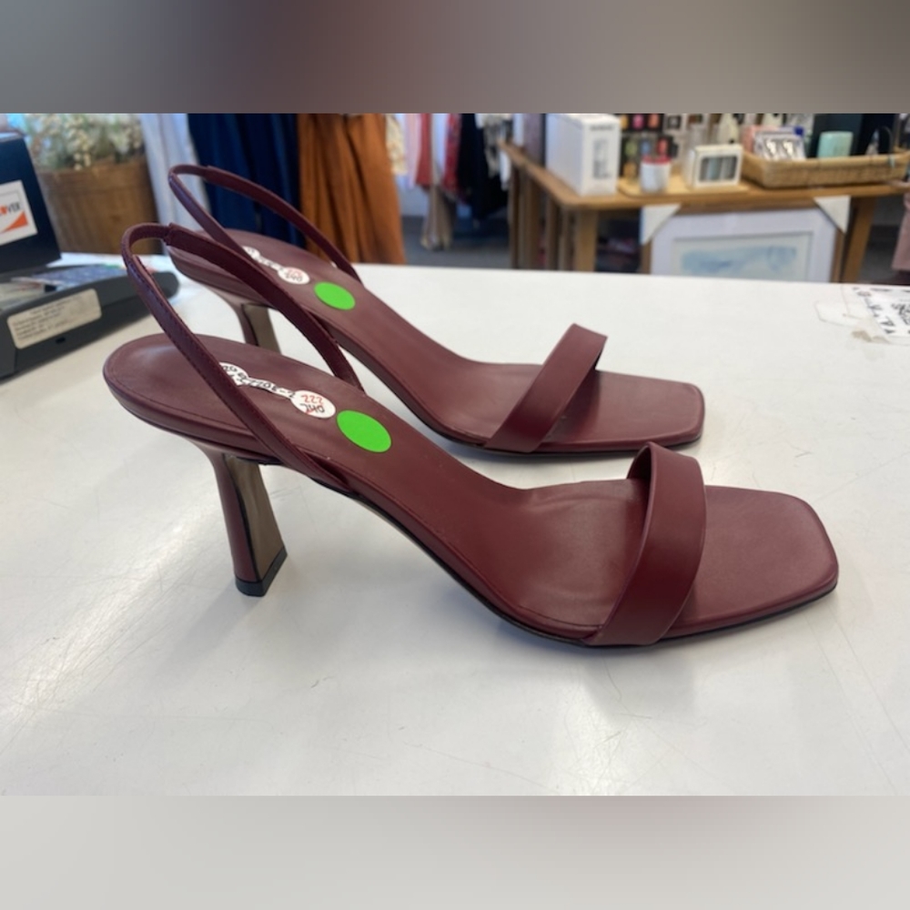 NIB $740 Neous maroon heels in 38.5 and 41